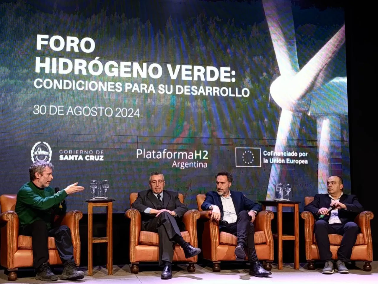 La provincia expuso en Santa Cruz sobre el proyecto de desarrollo de hidrógeno verde