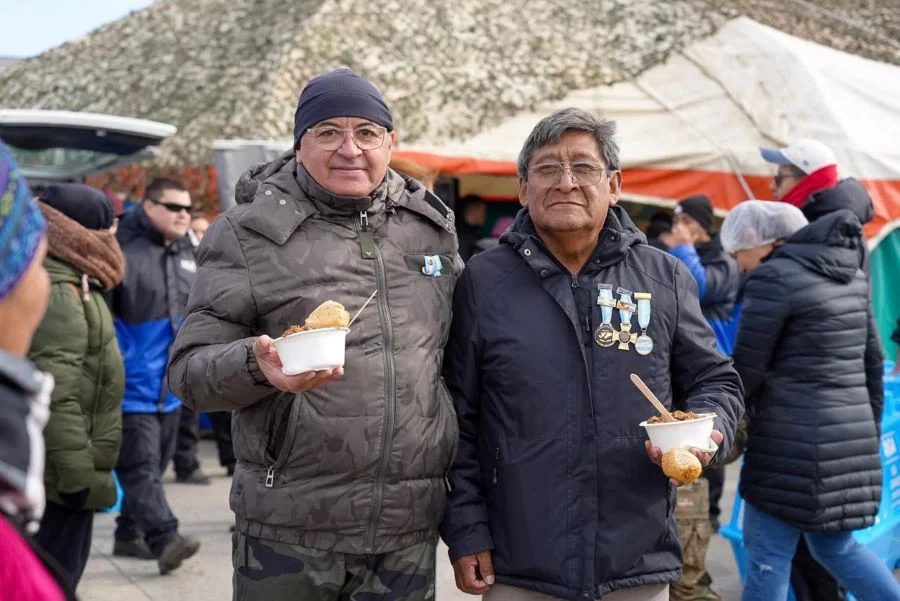 photo_5080111932626373597_y