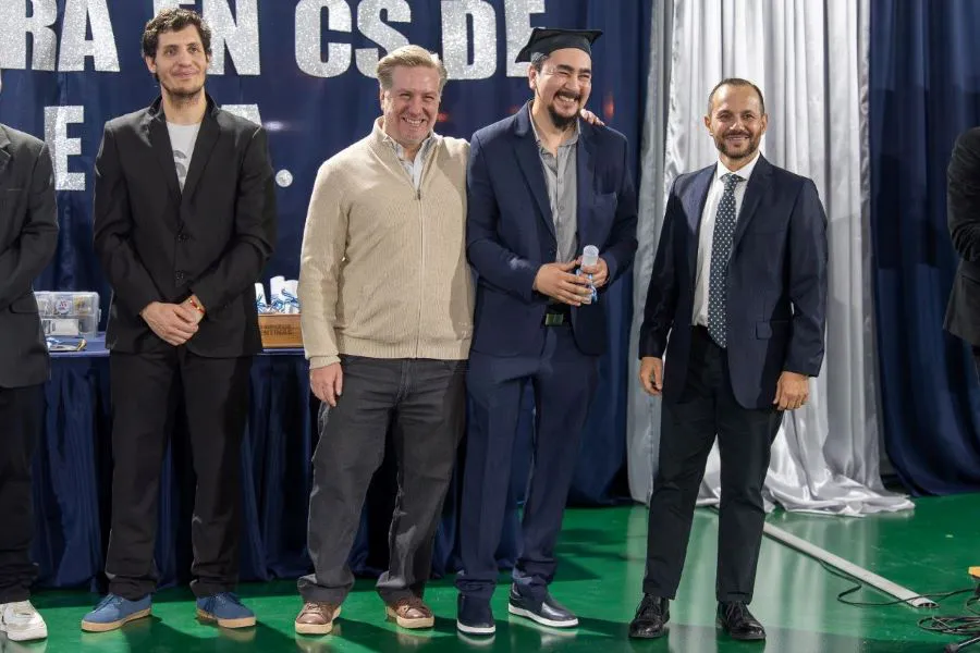 photo_5075748370407689067_y