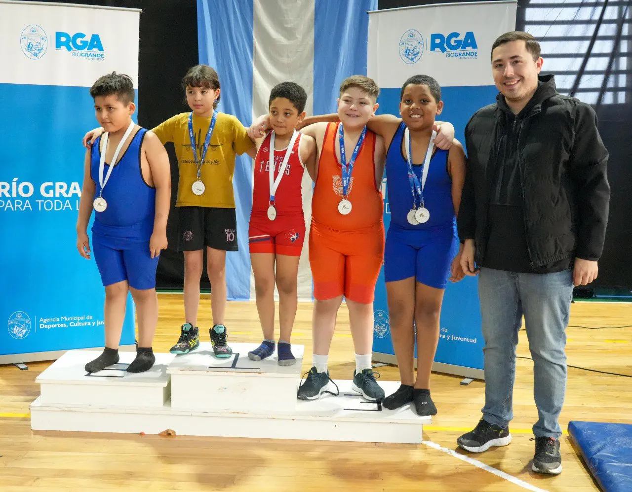 Se desarrolló en la ciudad de Río Grande el 1° Torneo de Lucha Olímpica (2)
