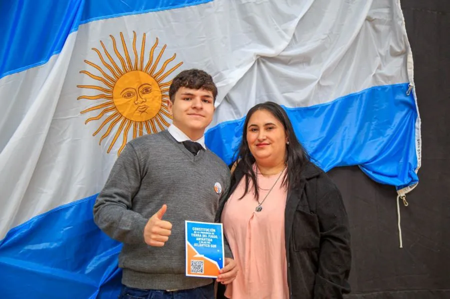 photo_5041861160042868131_y