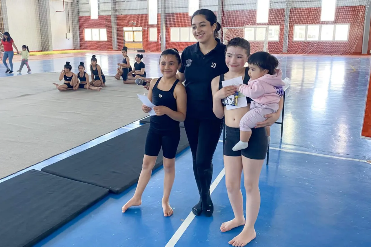 photo_5021625236947929996_y