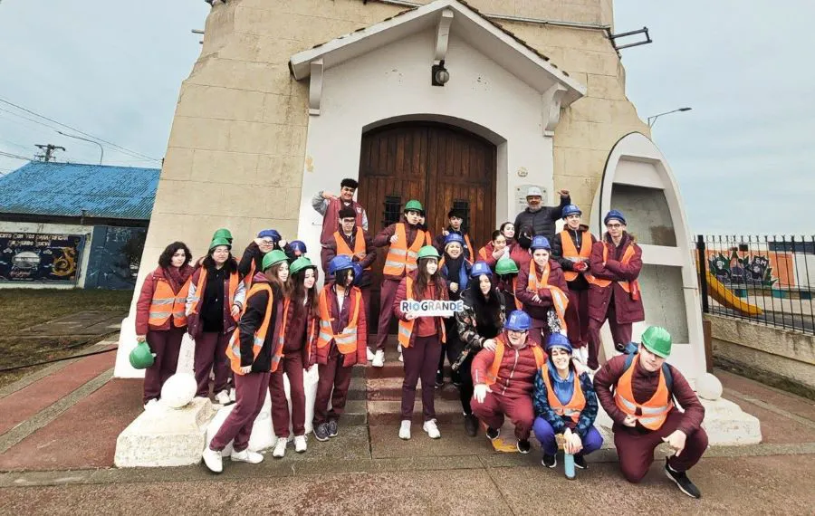 photo_4967718647145541663_y