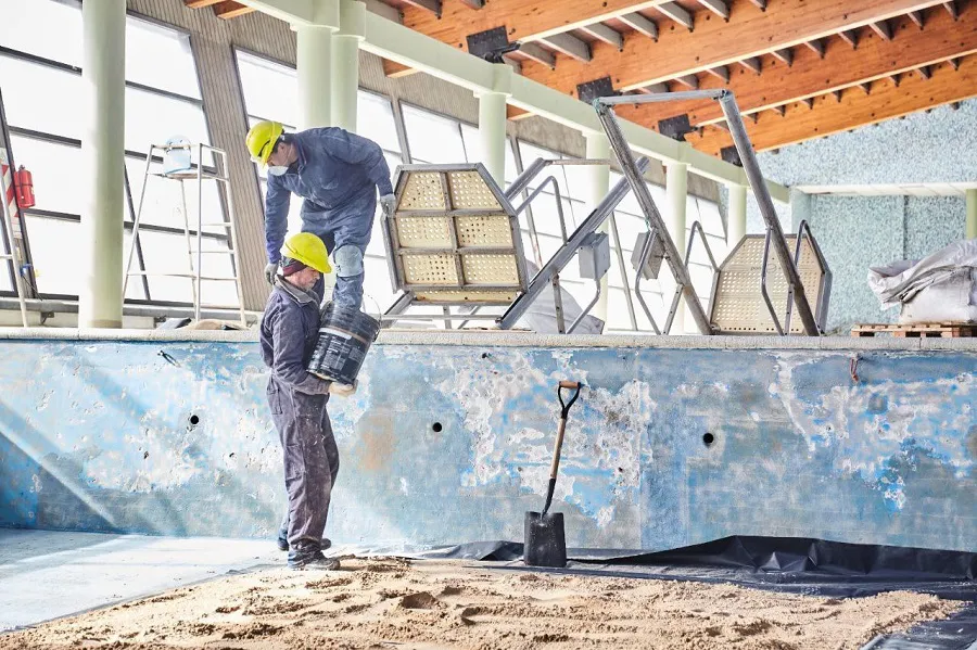 Avanzan los trabajos de remodelación sobre el natatorio del Polo de Andorra