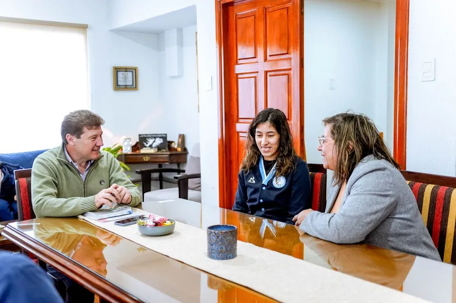 La judoca Rocío Ledesma se reunió con el gobernador Gustavo Melella