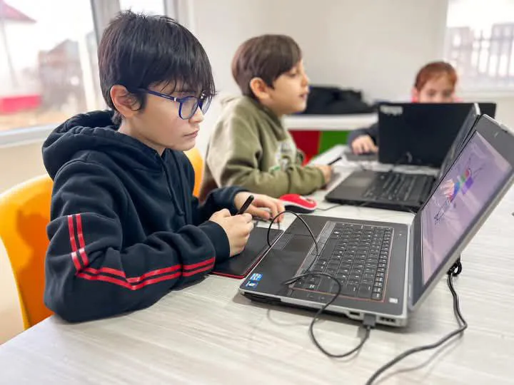 photo_4913547053569781567_x