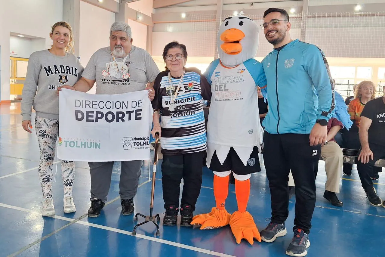 Abuelos jugaron la final provincial de Tejo, Sapo, Tenis de Mesa y Ajedrez (3)