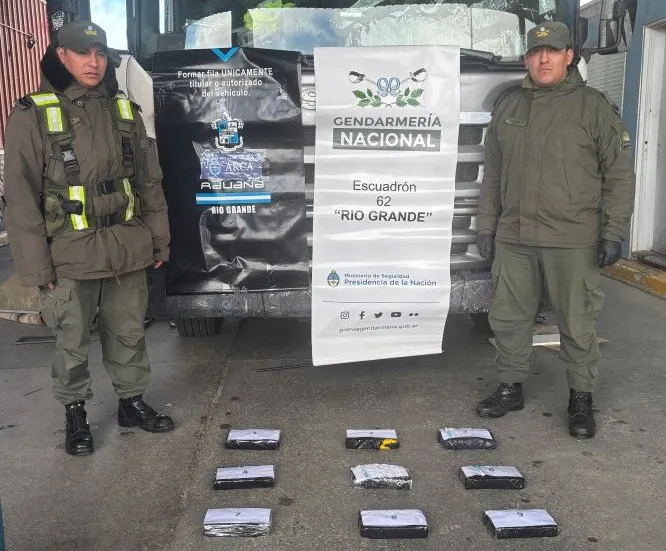 13 kilos de cocaína ocultos en el interior de un camión (2)