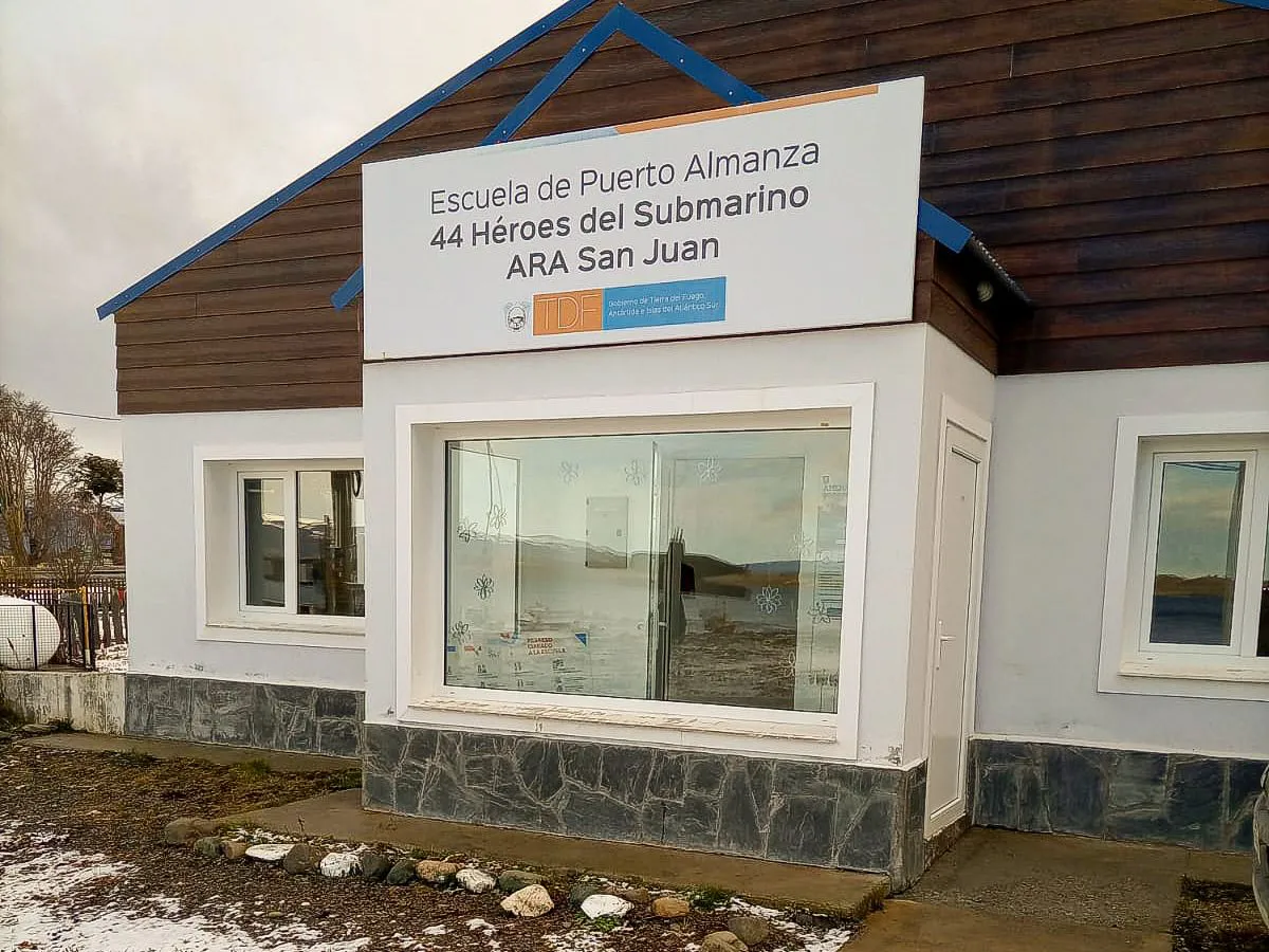 Programa para poder culminar sus estudios vecinos de Puerto Almanza y Punta Parana