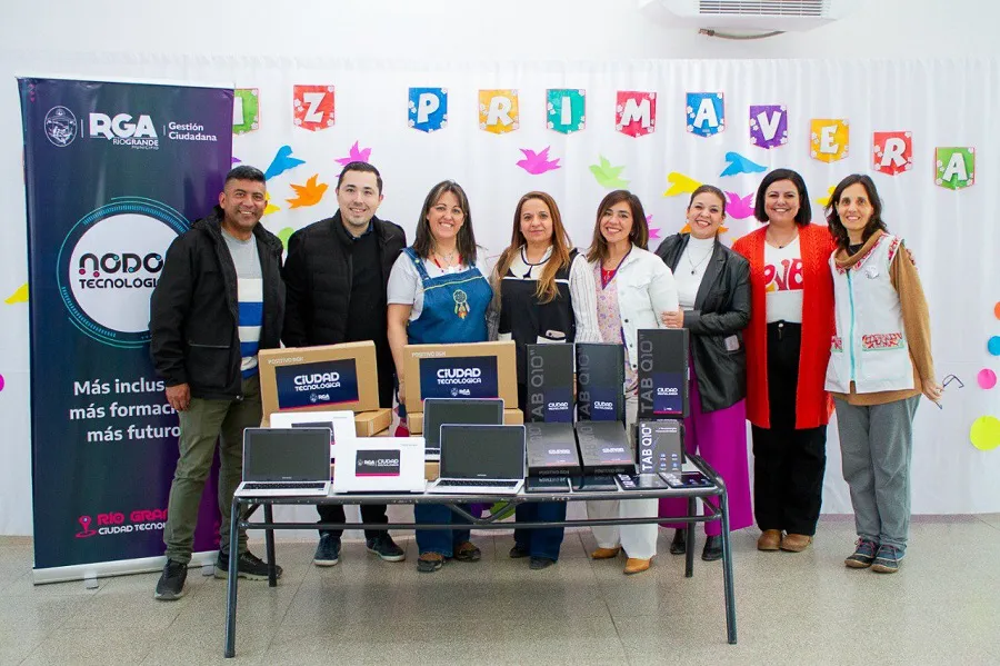 Entregaron equipos tecnológicos y brindan charla sobre tenencia responsable al Jardín N°27