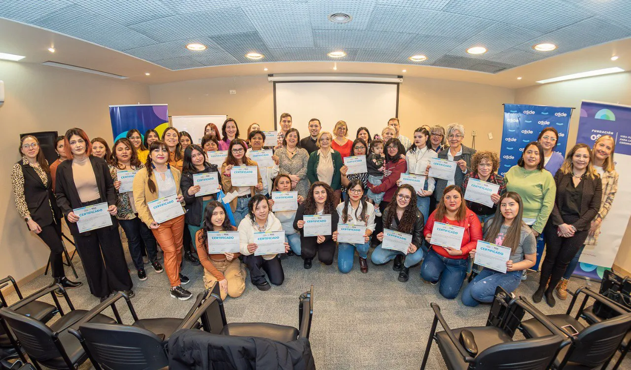 Finalizó el curso “Asistentes en el arte de cuidar niñas y niños” dictado en Río Grande