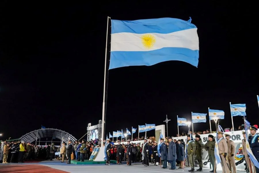 photo_5075771662015335510_y