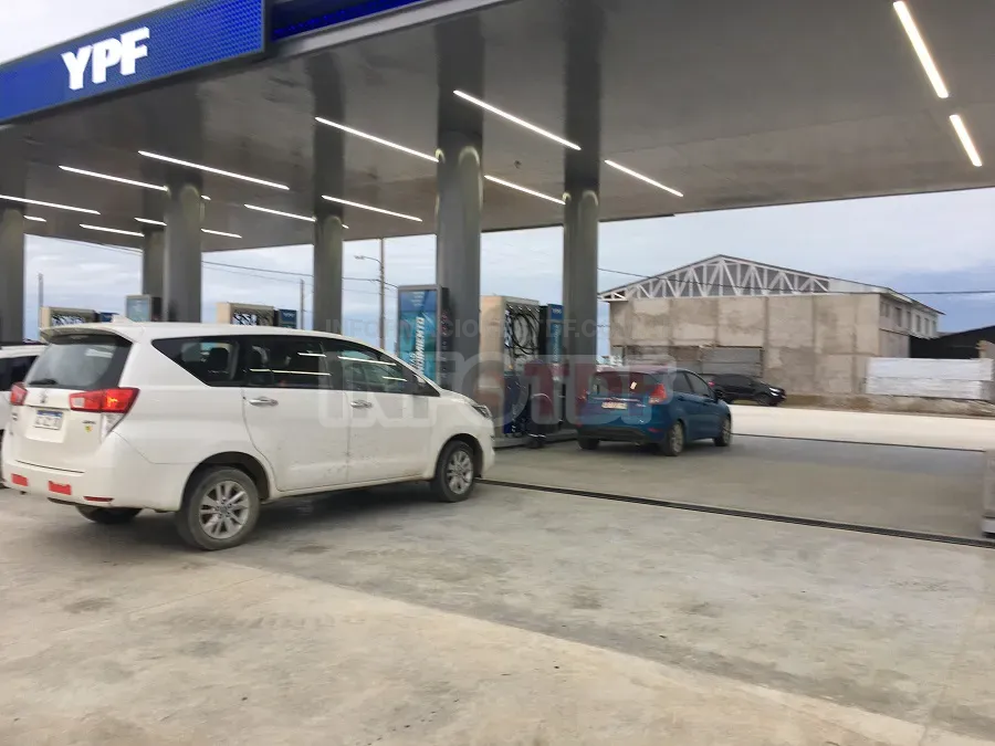 Este domingo los combustibles de YPF registraron un aumento del 4,1 al 5,8%