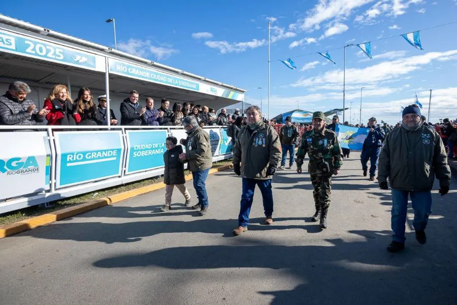 photo_5148120587976158637_y