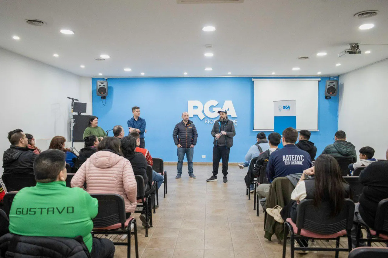 Clubes deportivos se suman al curso de Formadores en Prevención del Suicidio