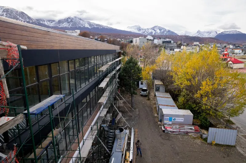 La obra de la ampliación del Hospital de Ushuaia continúa avanzando a buen ritmo (6)