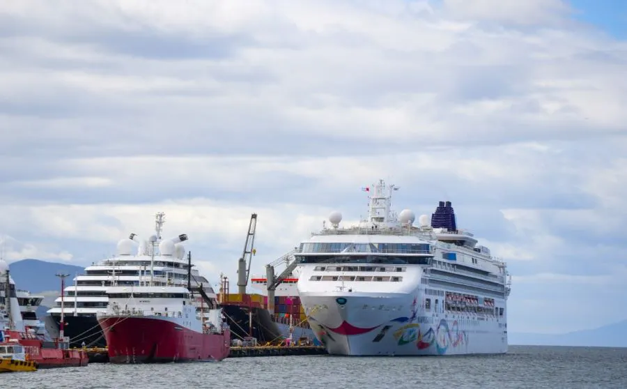 photo_4994762179307744982_y