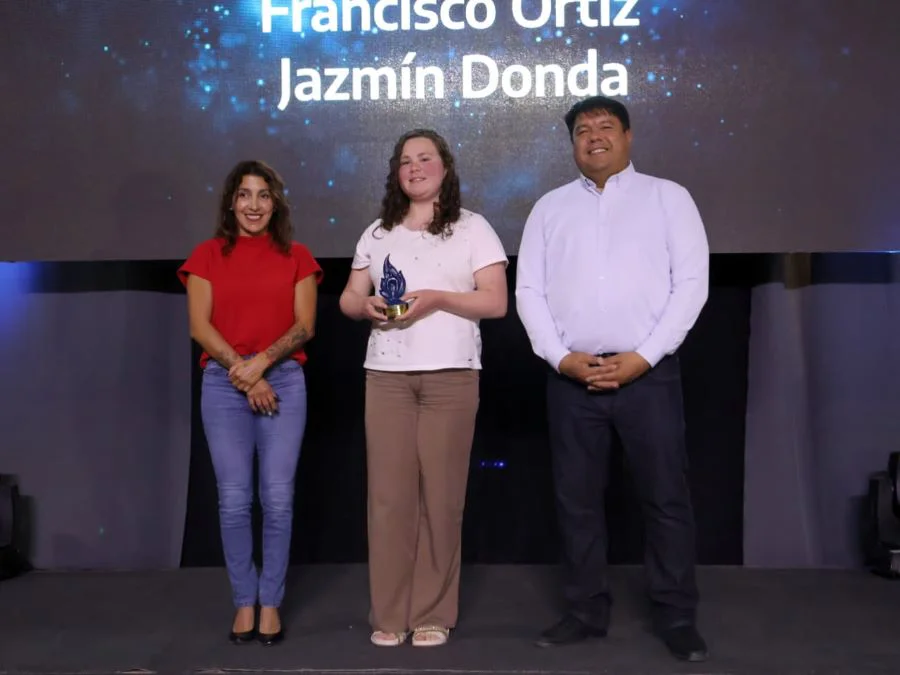 photo_5098141290506947705_y