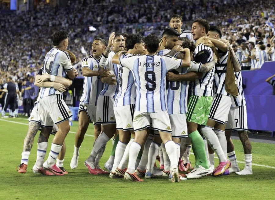 Argentina avanzó a octavos con un sufrido 3-2 ante Cabo Verde en el alargue