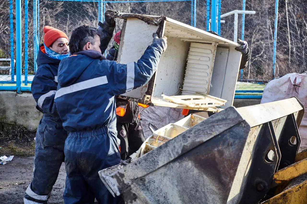 Se concretó una jornada de limpieza sobre diversos barrios de la ciudad de Ushuaia  (1)