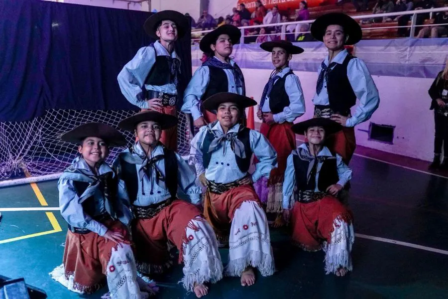 photo_4972458469974191635_y