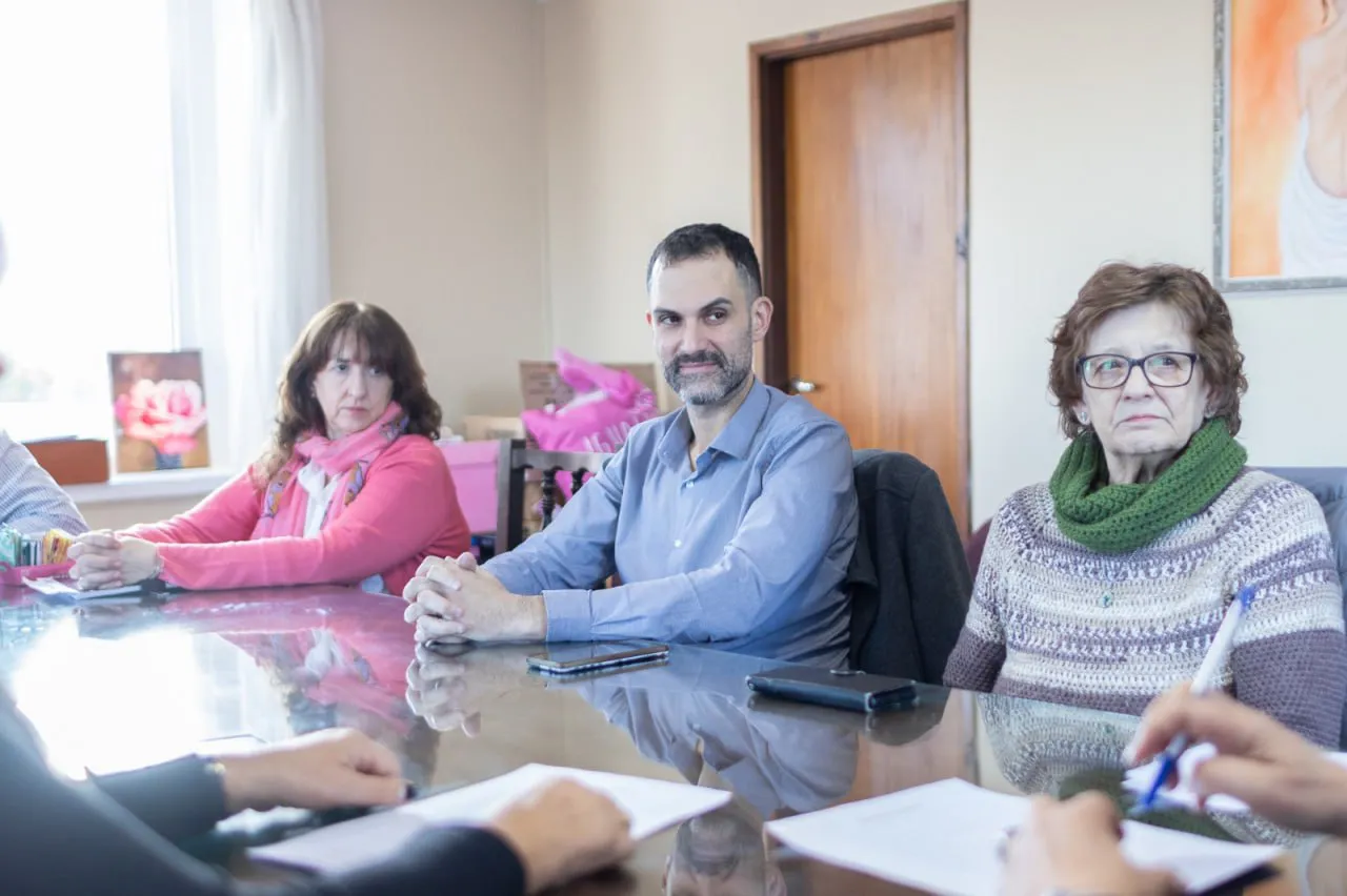 Se busca fortalecer el servicio a personas mayores entre la provincia y el LUCCAU (2)