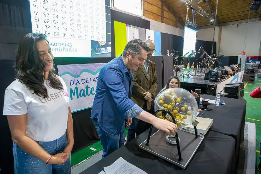 photo_5163783302916279077_y