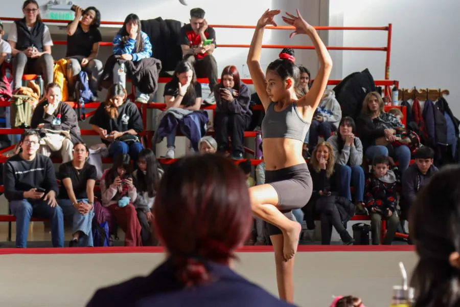 photo_5003618547900985131_y