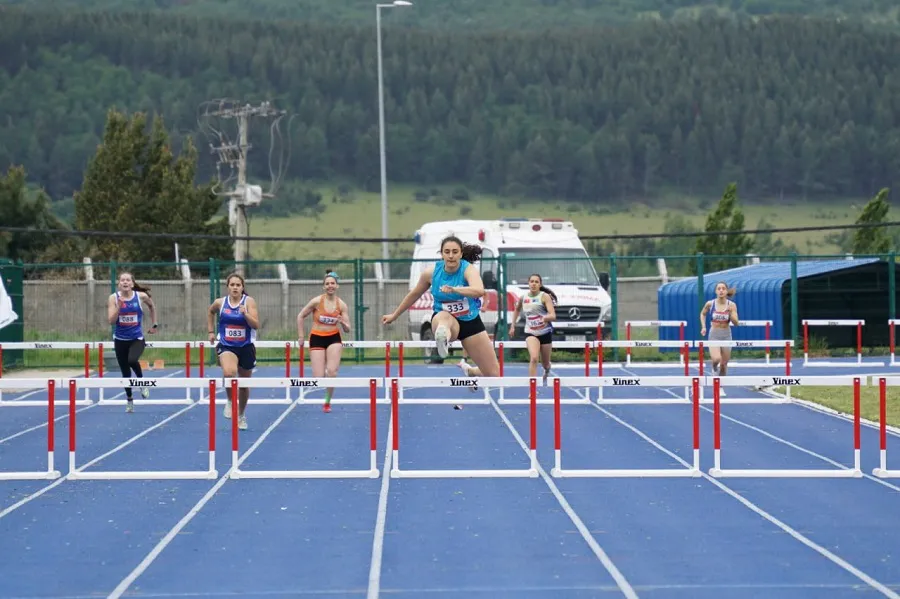 Jóvenes fueguinos obtuvieron medallas en los Juegos de la Araucanía Aysen 2024 (7)
