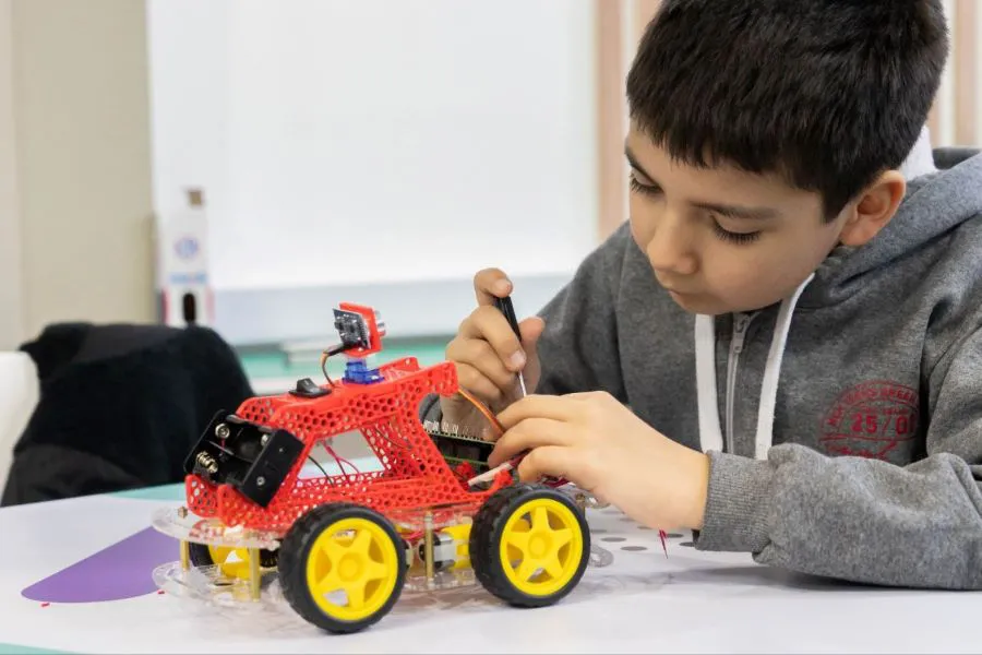 photo_5181725430007312101_y