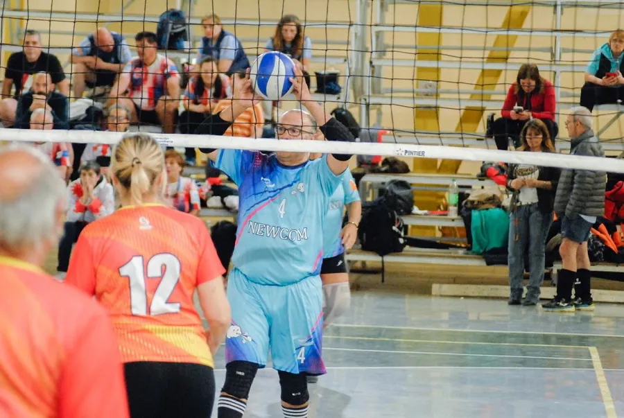 Se desarrolló en Ushuaia la 2ª Copa Fin del Mundo de Newcom con más de 100 adultos (4)
