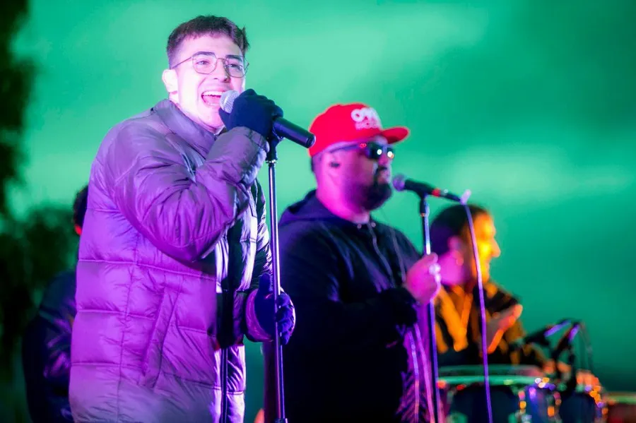 photo_5136424262452751580_y