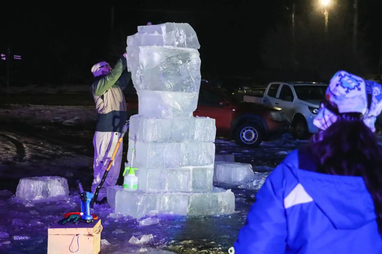 Gran acompañamiento a un nuevo Festival de Esculturas en Hielo en Tolhuin (2)