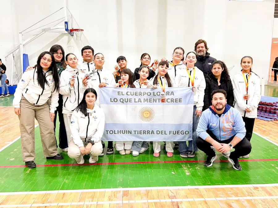 photo_5105335085846081505_y