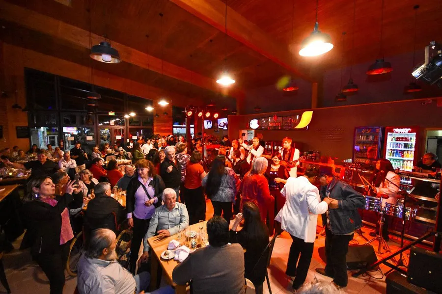 Los antiguos pobladores de Tolhuin fueron agasajados por el Aniversario de la ciudad (2)