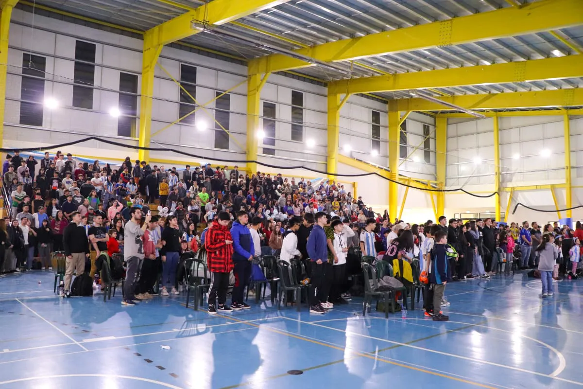 Cientos de fueguinos alentaron a la Argentina durante la Copa América  (2)