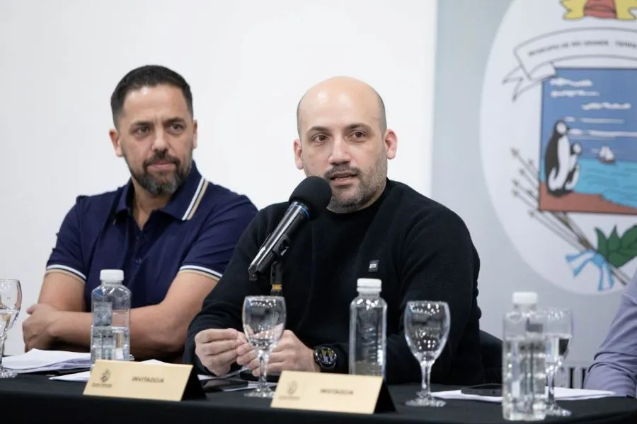 photo_4965652192354306971_y