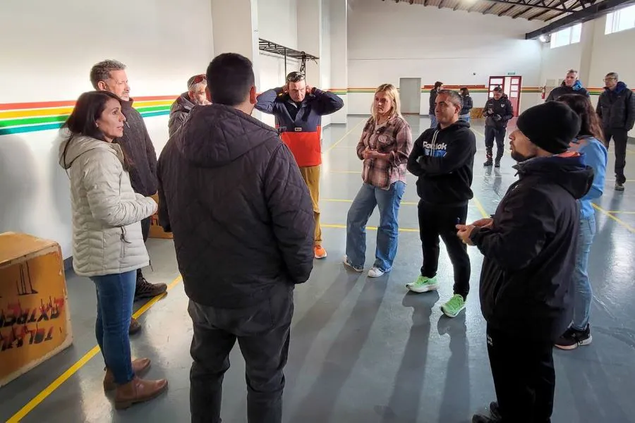 photo_5023983921313983773_y