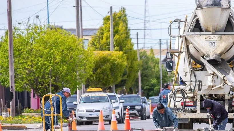 El municipio lleva adelante trabajos de mejoramiento vial en toda Río Grande
