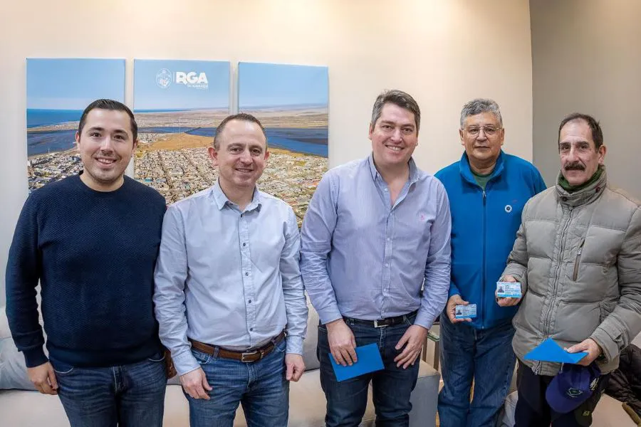 photo_4988060664526384498_y