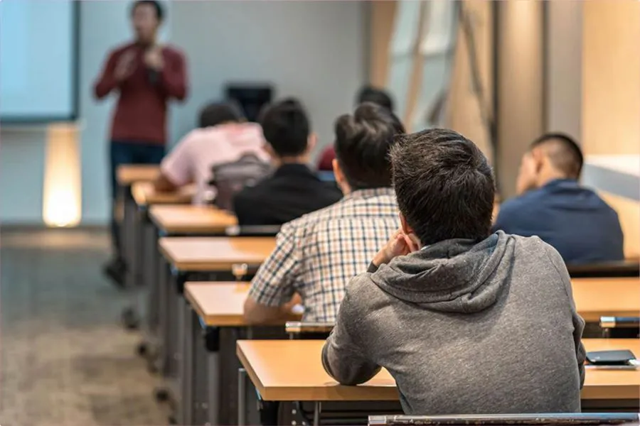 estudiantes-universitarios-profesores-universidades-Francisco-Diaz