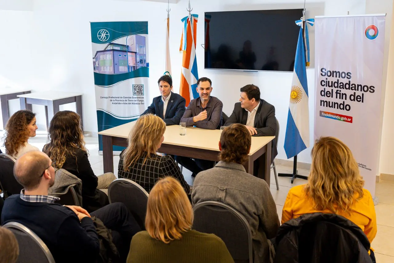 photo_5073831255916785306_y