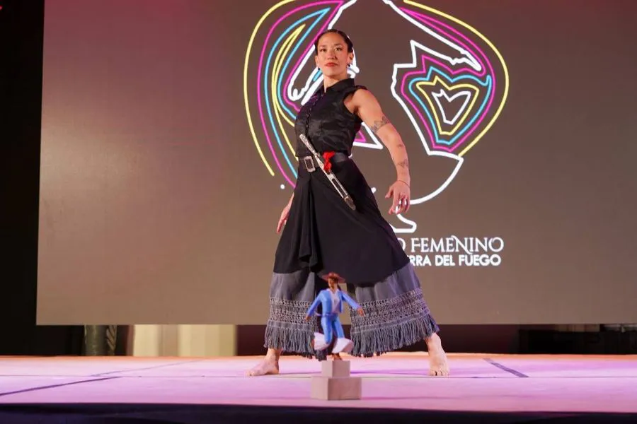 photo_5163406883388763842_y