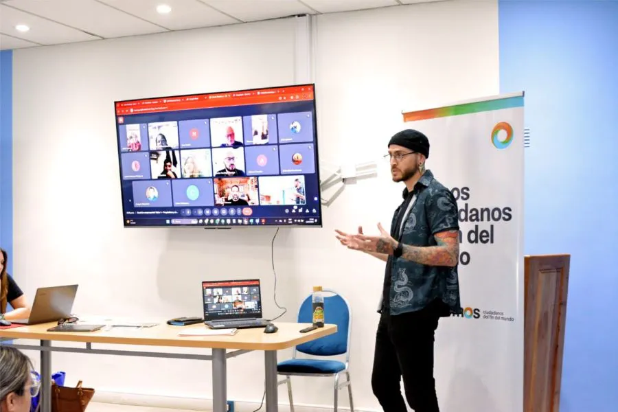 photo_5116273087648738853_y