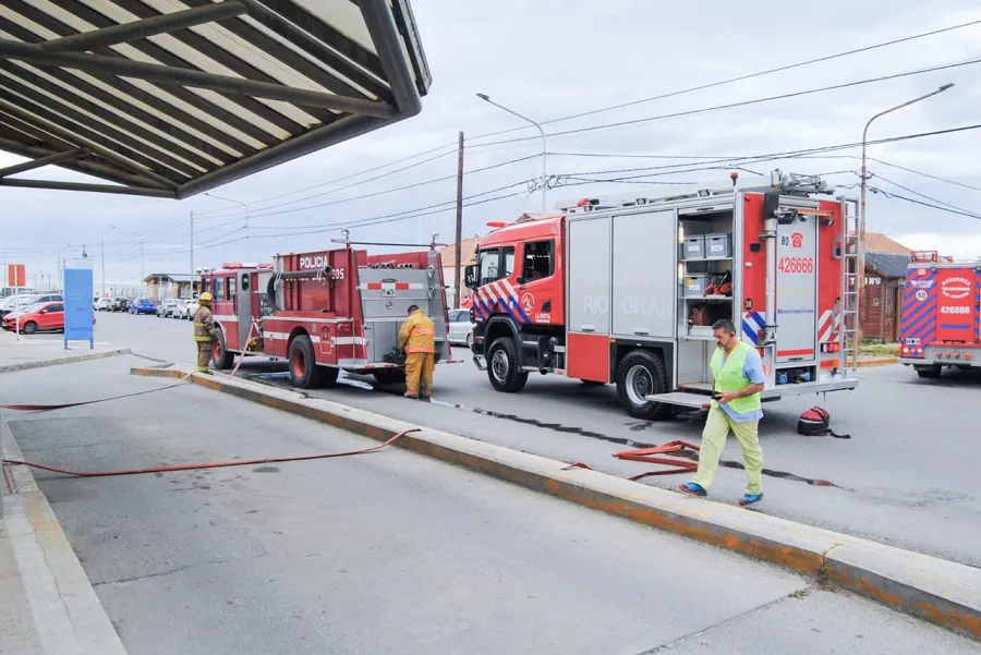 Fuerzas de seguridad realizaron un simulacro de emergencia en el Hospital  (3)