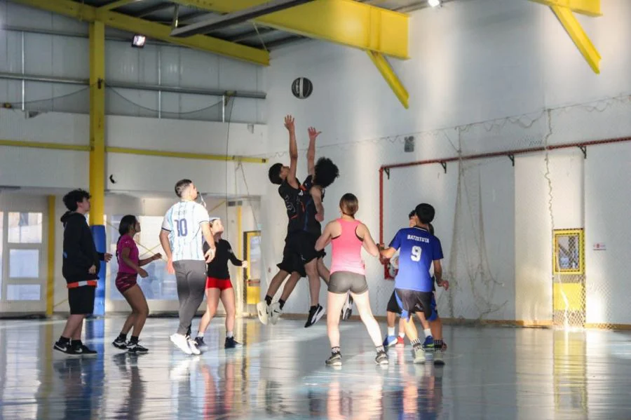Torneo de Básquet en la Casa del Deporte de Tolhuin