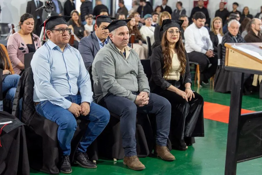 photo_5075748370407689066_y