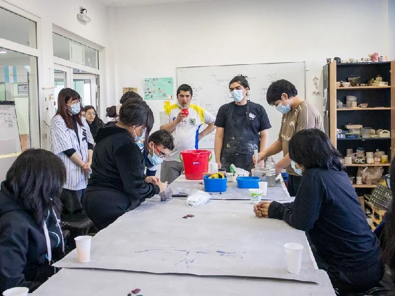 Continúan dictándose diversos talleres en Casa de Jóvenes de Río Grande