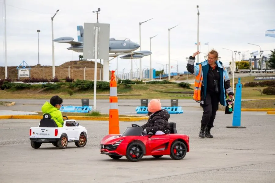 photo_5163570912488524635_y