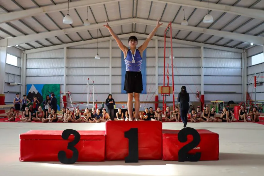 photo_5003618547900985130_y